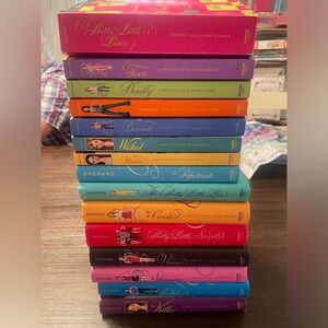 Pretty Little Liars books - 15 books